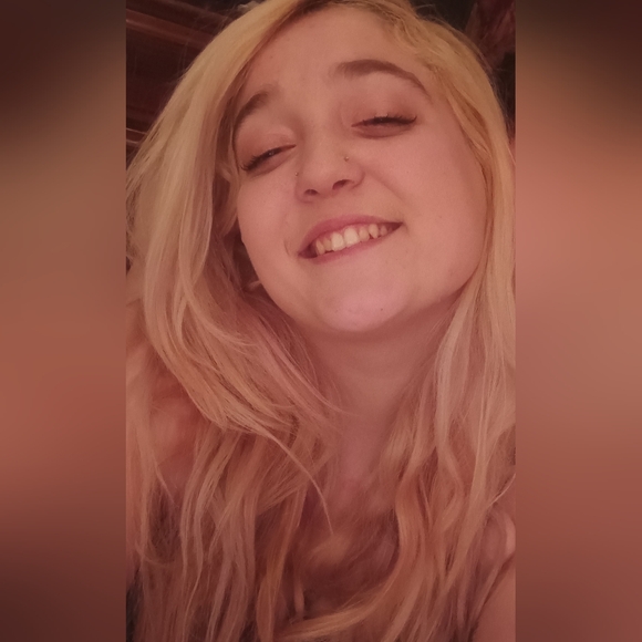 Meet your Posher, Haley! - Picture 6 of 8